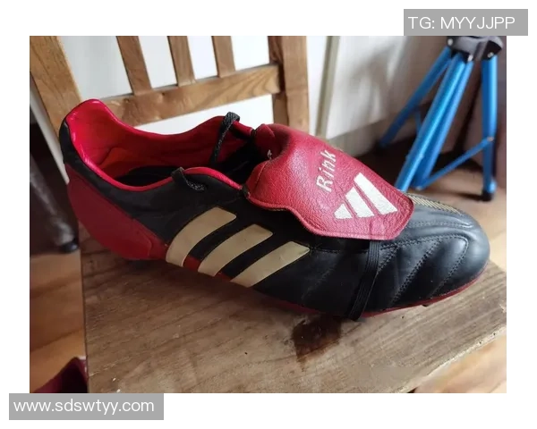 球星亲穿过的足球鞋拍卖价格如何 价值能否超越普通限量版鞋款